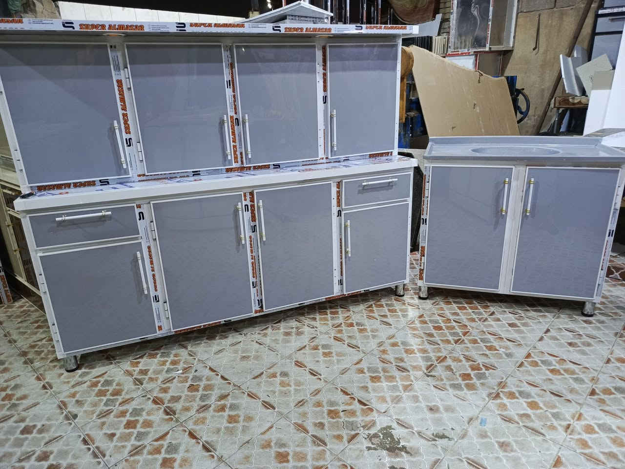 كاونتر مترين هذا وسنك متر مرمر هذا تفصال جديد مبطن وجهين لباب بوري صيني ثقيل وليس  يراني خفيف سعره 550 مكان بصره موجود توصيل داخل بصره 👈 ***********
