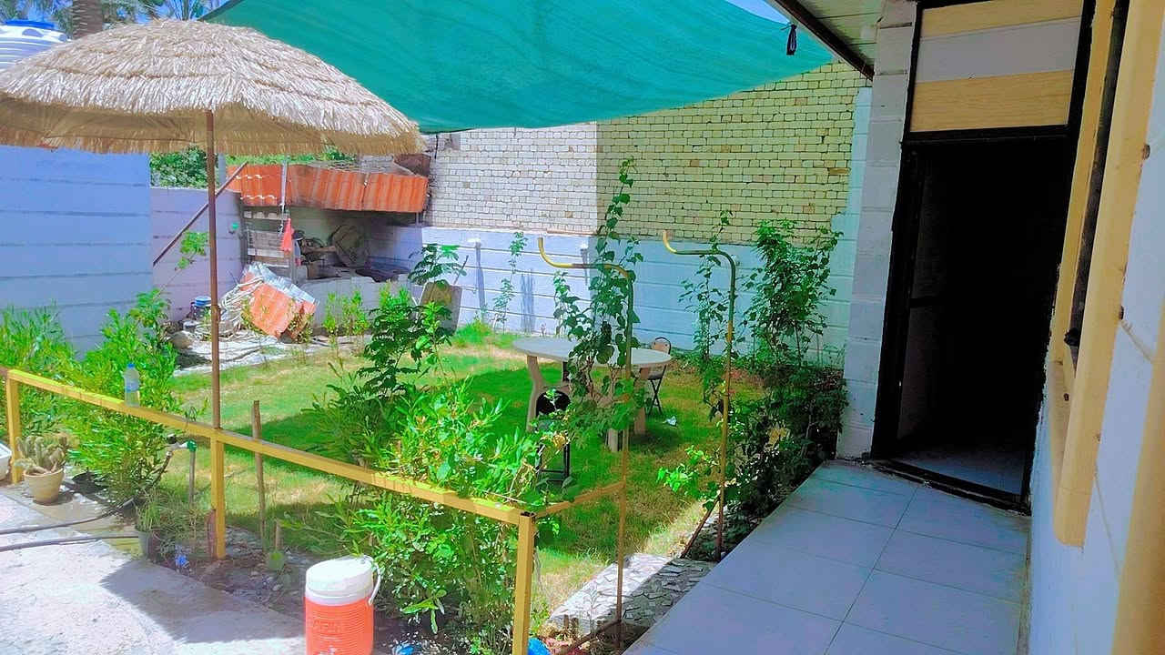 دار استراحه للبيع المساحه 150متر غرفه نوم 5في 4صاله +مطبخ 6في 5  تنور شوي  العنوان صويره سده بيت حسوني شارع صب مي كهرباء السعر  50 ﷼***********»» ***********
