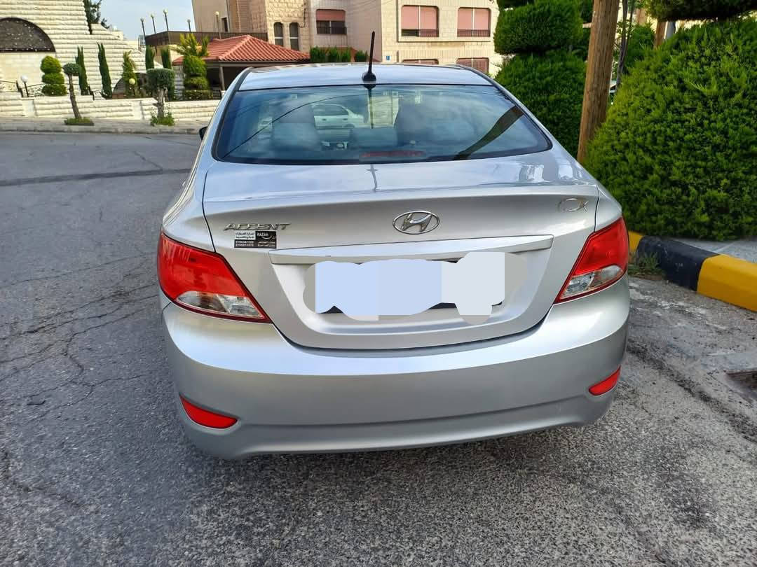 هونداي أكسنت سعر مناسب سياره خير من الله ممتعوبه موديل 2017 لون سلفر مميز ‎سعه المحرك 1600cc ‎اقتصادية جدا تقطع 270 كيلو ‎‏‎‏ ‎‏‎‏
الاضافات:- 
شاشة وكاميرا خلفيه - كراسي جلد  ‎- نظام ECO توفير بنزين ‎- جير تب ترونك ‎-غمازات عالمرايه ‎- ارضيات اصلي  ‎‏- مرايا كهرباء ‎‏- جير اوتوماتيك تب ترونك ‎‏- بلوتوث ‎‏- تحكم ستيرنج ‎‏- مانع انزلاق ‎‏- نظام توفير بنزين(eco mode) ‎‏- مكيف بلوتوث - AUX و USB ‎-مرايا كهرباء
مكان السيارة بغداد 
تابع الصفحه 
وعلق رقم1يوصلك السعر


**إذا كنت صاحب هذا الإعلان وتريد حذفه لأي سبب، رجاءا أرسل رسالة إلى الدعم الفني**