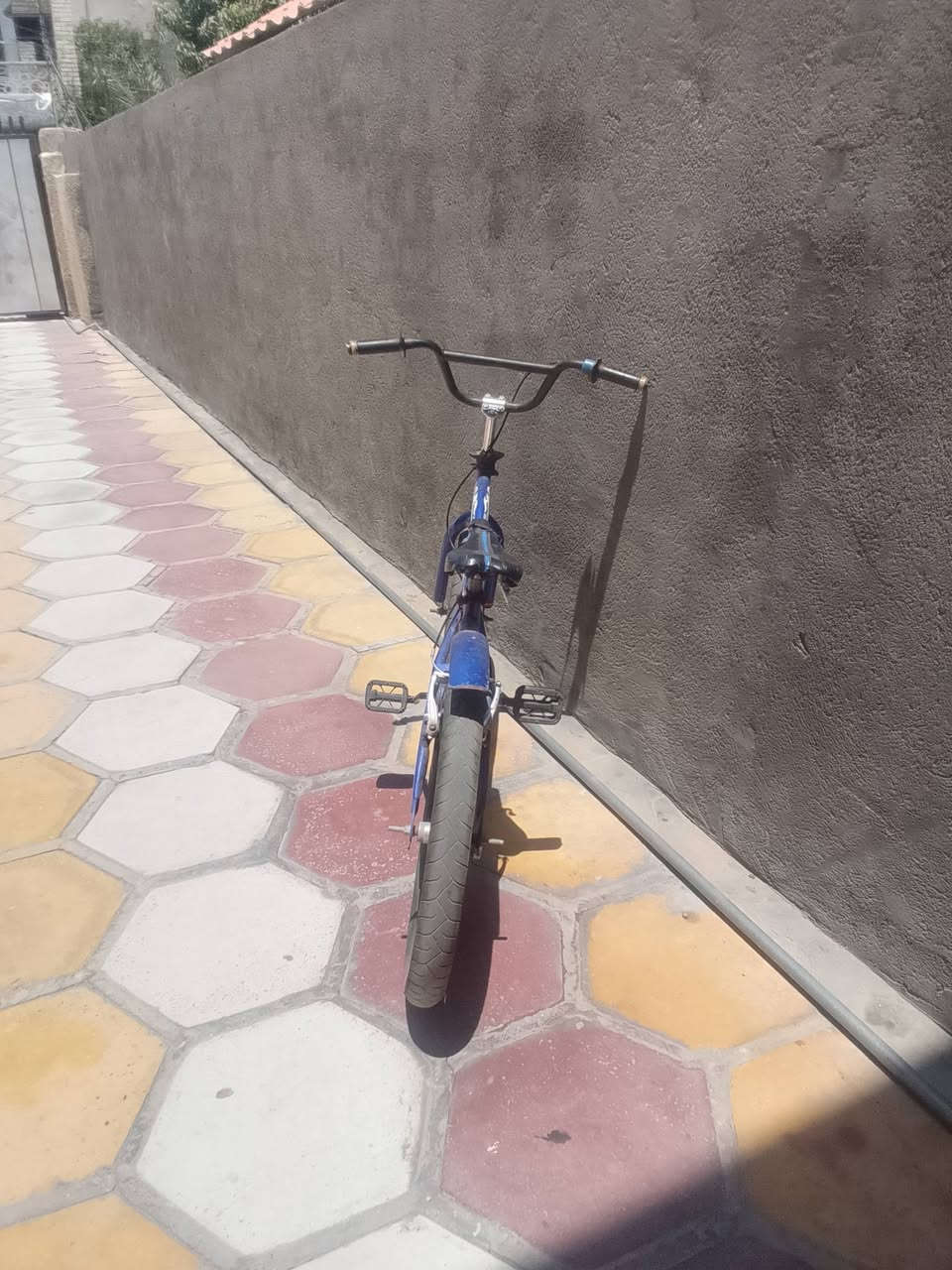 السلام عليكم بايسكل BMX جبلي للبيت السعر 35 التواصل ***********
