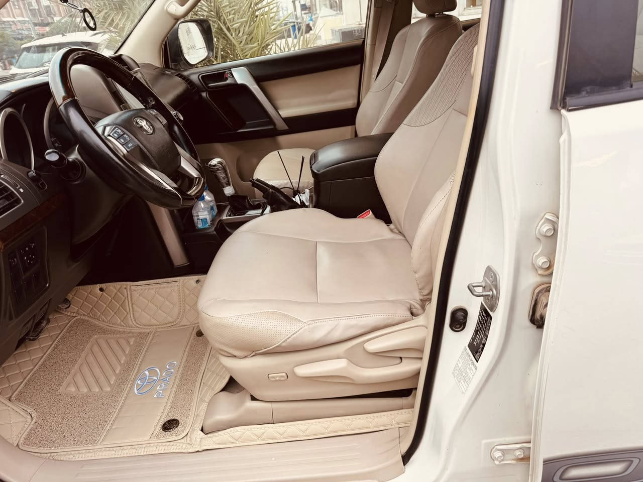 السلام عليكم تيوتا ابرادو خليجي موديل 2011 رقم بغداد باسمي صبغ نصف جاملغ خلفي بدون حادث فول مواصفات اكويتي شاشه كامره دواره حساسات مري شفط كشنات جلد دبل تانكي محرك 6 حجم 4000 فتحة سقف بصمه 7 راكب تبريد 3 قطع مع ثلاجه بالوسط انارة ترحيب صدر خلفي امامي جديد دفع رباعي جاهزه من كولشي فقط امراوس بدون بيع مكانها بغداد متواجد خاص


**إذا كنت صاحب هذا الإعلان وتريد حذفه لأي سبب، رجاءا أرسل رسالة إلى الدعم الفني**