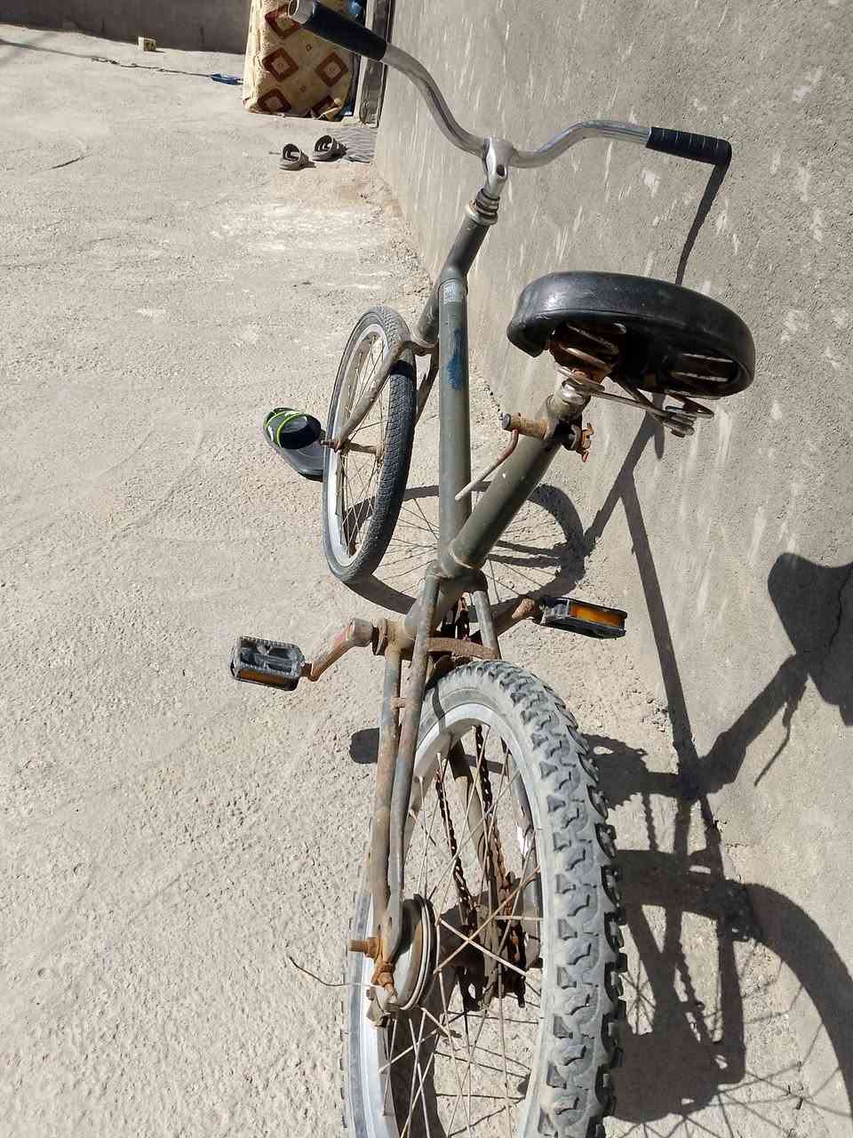 السلام عليكم شباب بايسكل للبيع مكان كربلاء طويريج السياحي سعر 20 فقط الدائره الامامي بنشر الاستفسار***********
