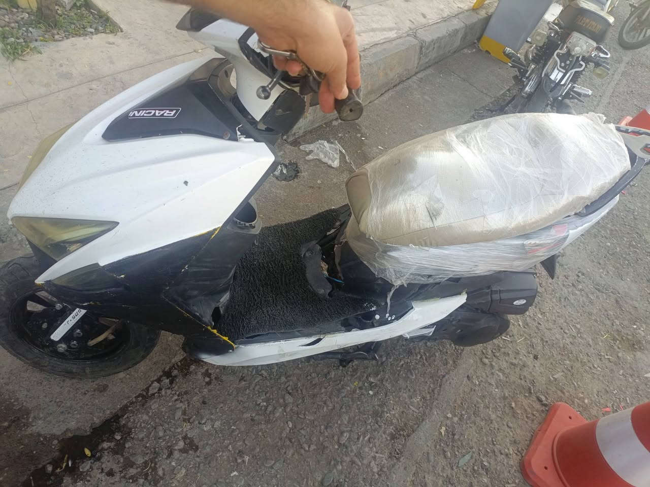 للبيع كلشي شغال سعر 275


**إذا كنت صاحب هذا الإعلان وتريد حذفه لأي سبب، رجاءا أرسل رسالة إلى الدعم الفني**