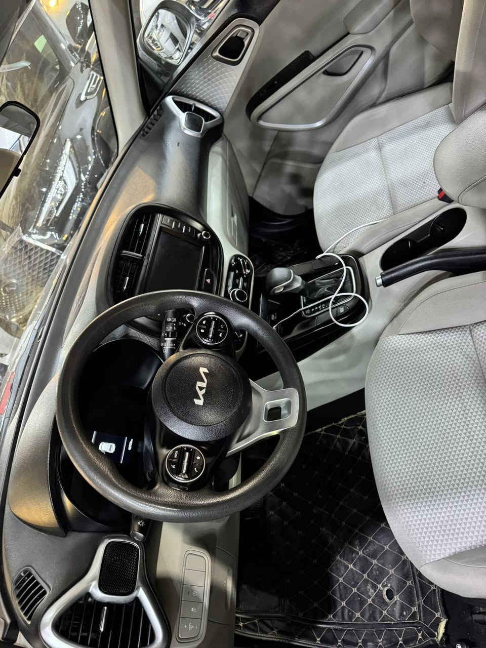 كيا صول 23 شكل 2024
رقم بغداد باسمي
ماشيه 25mi
الحادث: بنيد فقط صبغ وجاملغ بي بارد وصبغت الخشم ع كده
المحرك :2000 دوش
سياره جديده بدون نقص 
السعر :148$ بيها مجال 
مكانها بغداد البياع
***********
