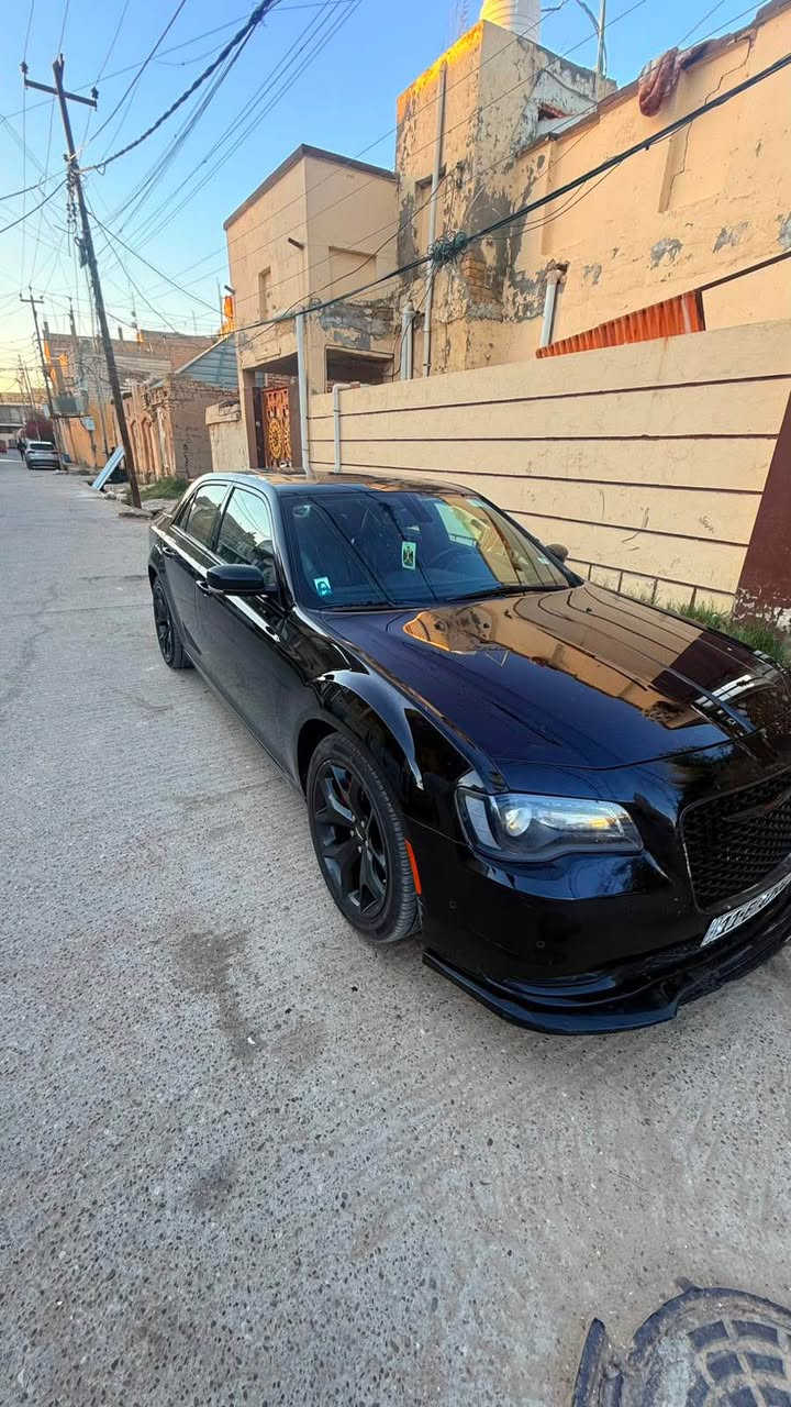 كرايسلر 2022كفاله عامه 300S فول مواصفات وارد امريكي بيه دعاميه خلفيه فقط والباقي كفاله من جكه الابره بانوراما كشنات جلد كشنين كهرباء تحكمات كهرباء لون اسود ملكي رقم بغداد بأسمي 
***********
*********** Singapore
