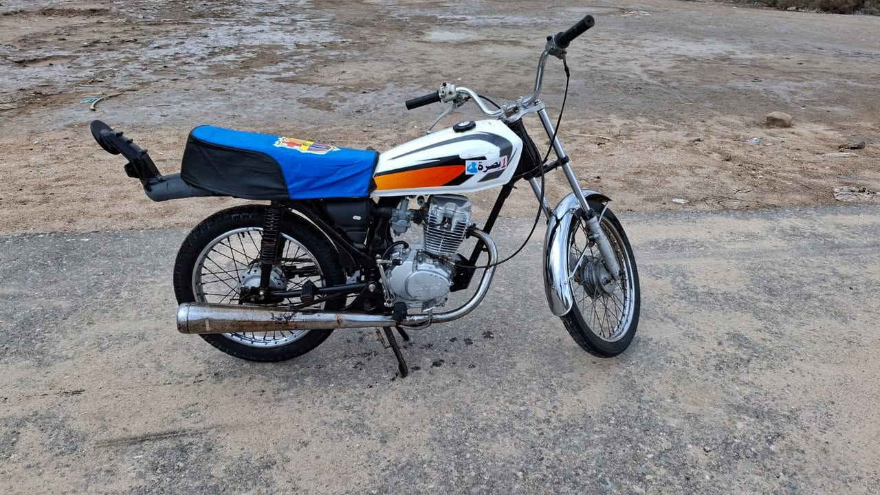 سلام عليكم دراجه كلك لبيع سعر 450 وبيه مجال العنوان البصره شط العرب باب جليع دراجه نضيفه شراي هذه رقمي ***********
