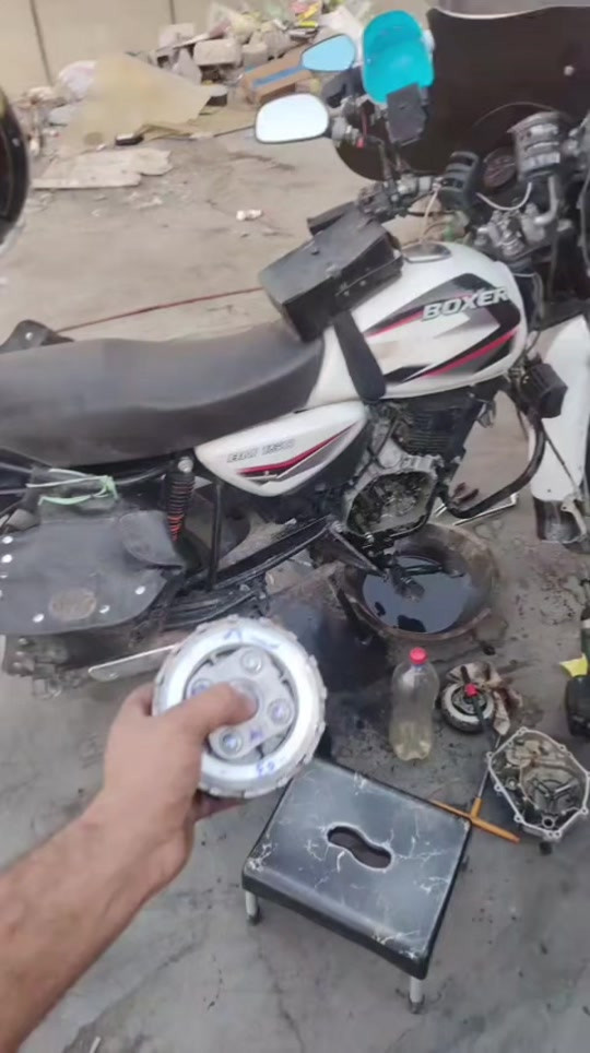 تبديل كلجات بوكسر اجتنه من طريق نشر من يوسفيه رجعت وكاله كل هذا شغل يم خدمات الاخوين بأداره حيدر لتصليح دراجات وادوات احتياطيه دراجات بجاج عنوان بغداد دوره البوعيثه لتواصل *********** #درجات_نارية #دراجه_ناريه #دراجات_نارية #صيانه_دراجات_ناريه #ادوات_دراجات 
