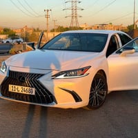 اخوان عندي Lexus ES 2025 300 وارد امريكي لون ابيض صدفي ضرر جنطة وجاملغ...