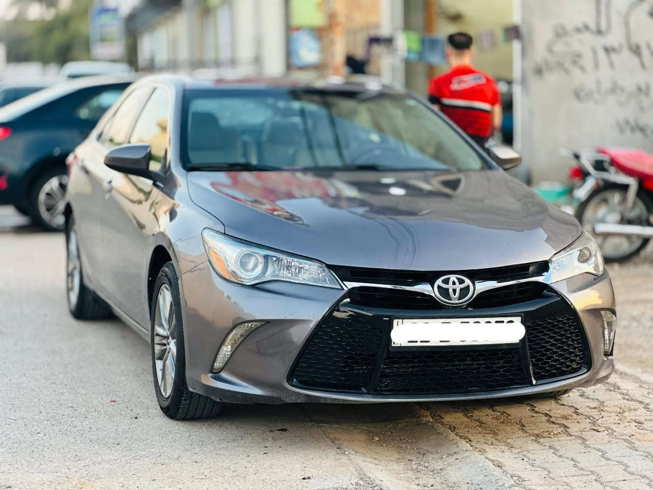 كامري se للبيع
2017
ماشي 215 كيلو متر
ضرر قطعتين موضح بالصورة 

موصفات /
سقف سلايت كشن كهربائي واحد 
شفتات سترين 
دبل كبر 
مرايات جانبي كهربائي 
غرفه جلد لونين

١٦٠ وبي مجال شراي
 ***********
واتساب - اتصال
