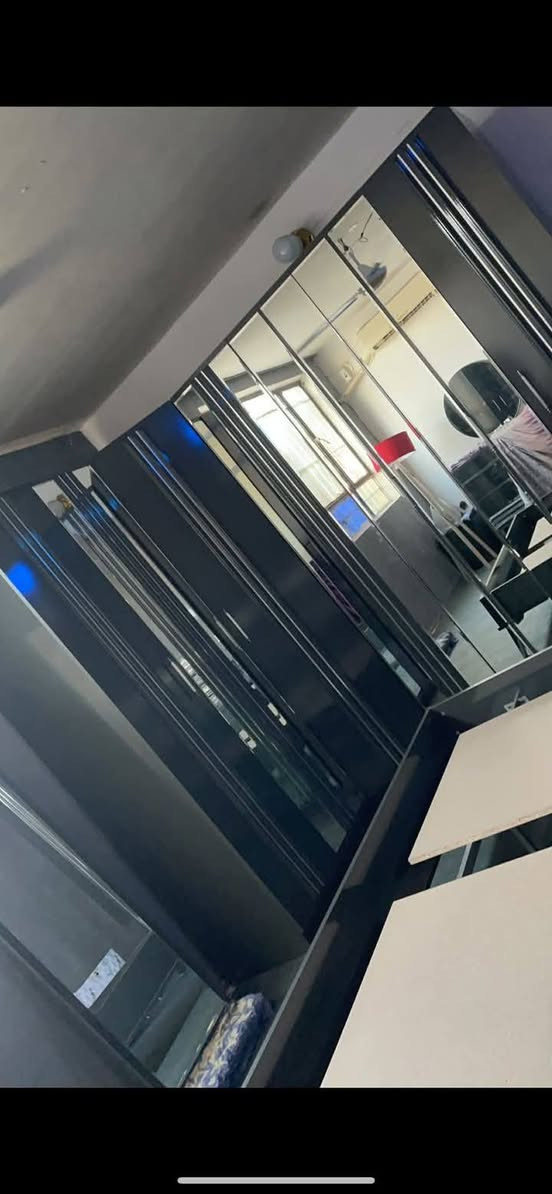 السلام عليكم ورحمة الله وبركاته اخوان عندي غراض لغرض سفر لي يريدهن يدخل خاص*********** أسعار مناسبة
