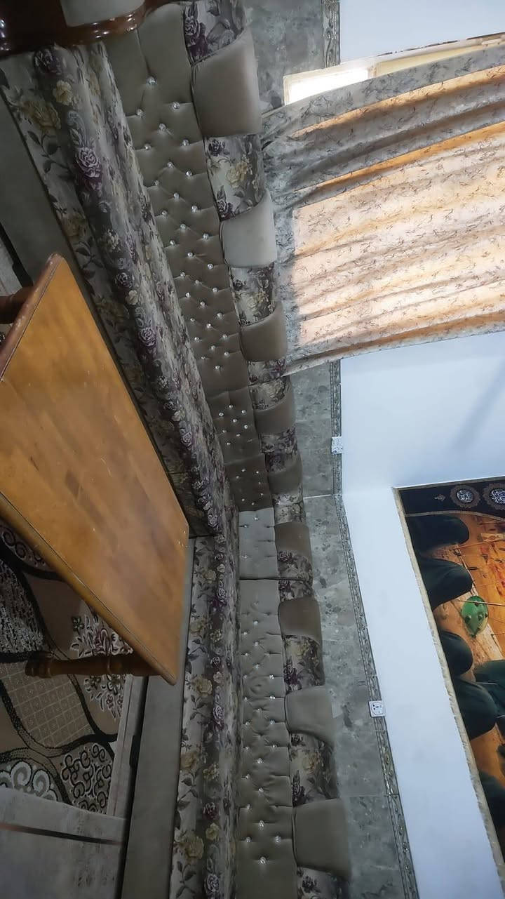 سلام عليكم تخم للبيع تصوير واضح نضيف مكان كربلاء حر حي العسكري مقابيل الكابينات طبله وياه  سعر 225 وبي مجال رقم *********** واساب
