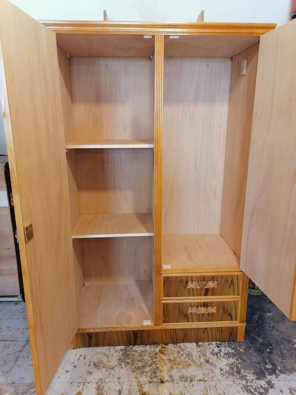 كنتور ٢ باب نقش زان جديد شغل توصيه صاج 5ملم معرض ابو حسن حي السكر مقابل ساحه غاز السكر ت *********** مستعدون لشراء غرف النوم والكناتير المستخدم
