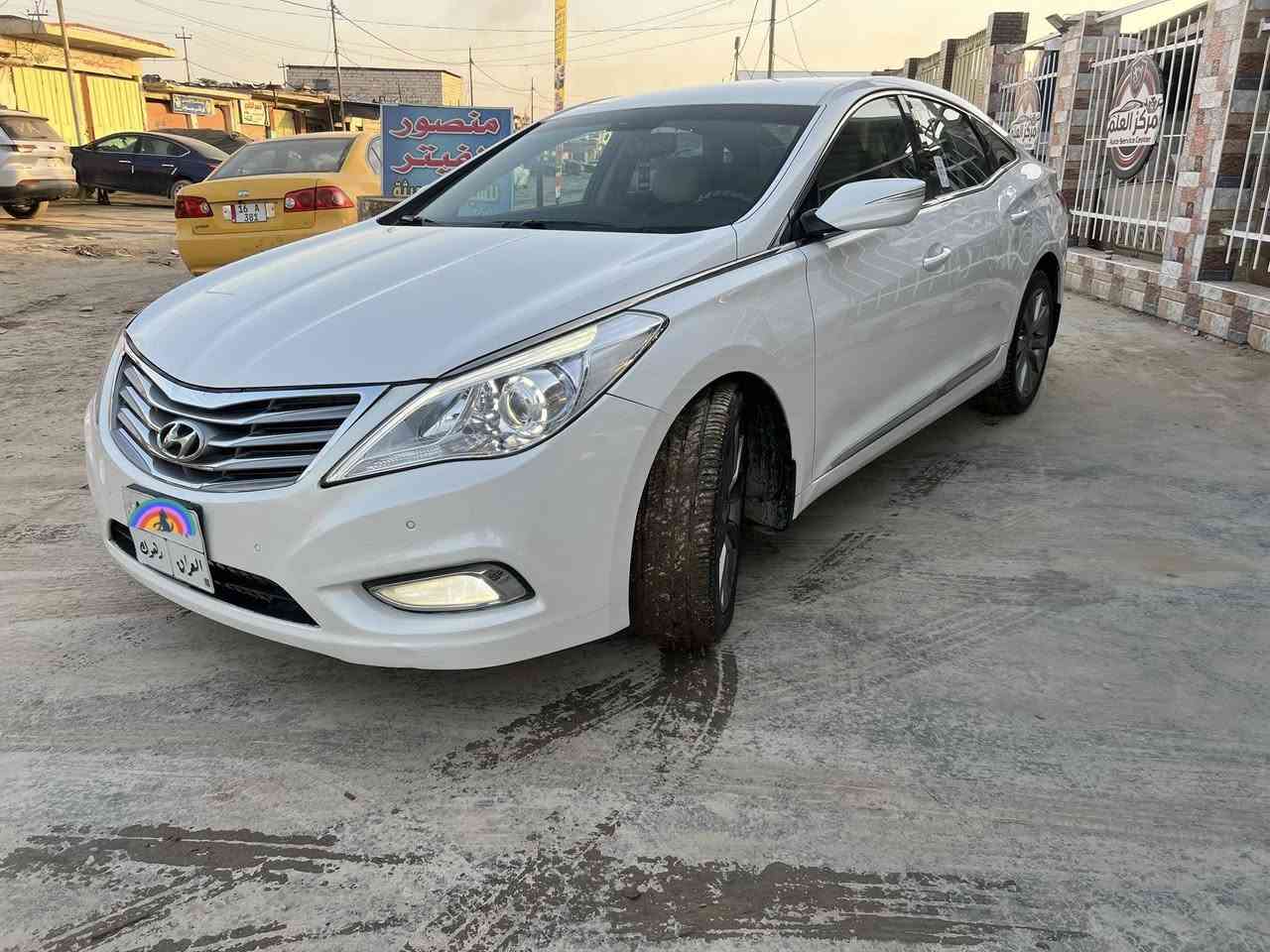 للبيع ازيره موديل 2013خليجي مكينه سته رقم دهوك تحويل موباشر سياره جديده ونضيفه فول من عده الفتحه كشن جلد كهربائي كشن تدفه كأمره خلفيه حساسات امامي وخلفي برده خلفيه وجانبيه مري شفط وبعد هواي موصفات سياره مكفوله من صبغ والفتح بيه فقط بارد بل باب الخلفي سعره 128. ترهم مراوس ***********. سونار موجود بل منشور
