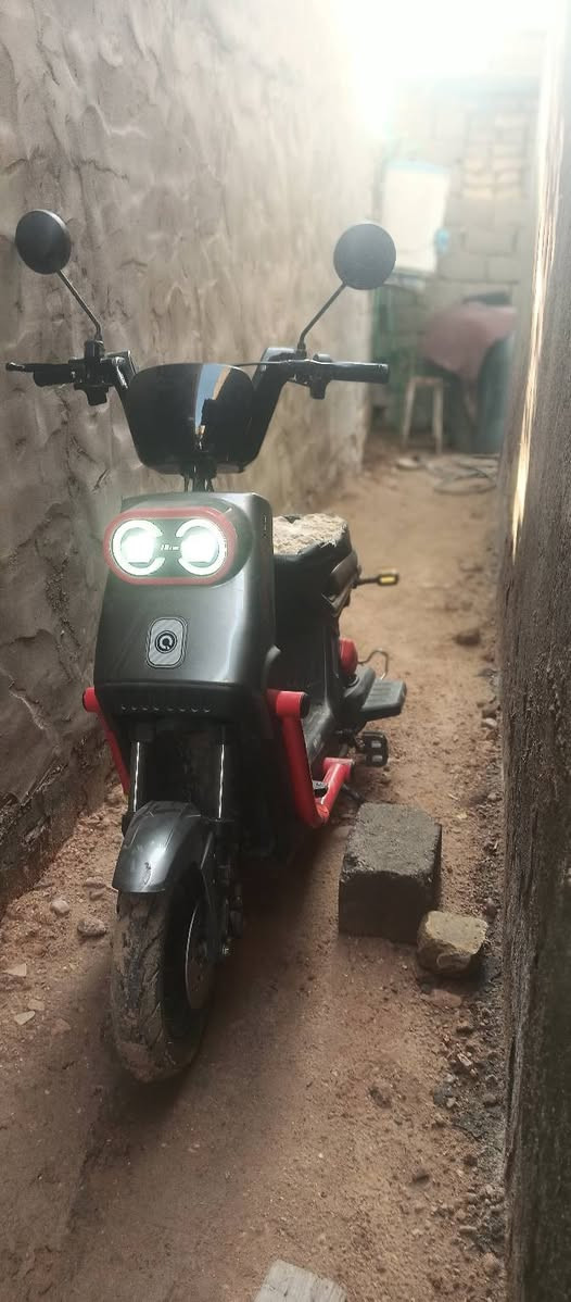 للبيع دراجه ار 11 موديل 2023 سرعتها 55 اربع بطاريات 5500 واط السعر 300 وبيها مجال مكاني بابل شارع 80 الرقم ***********
