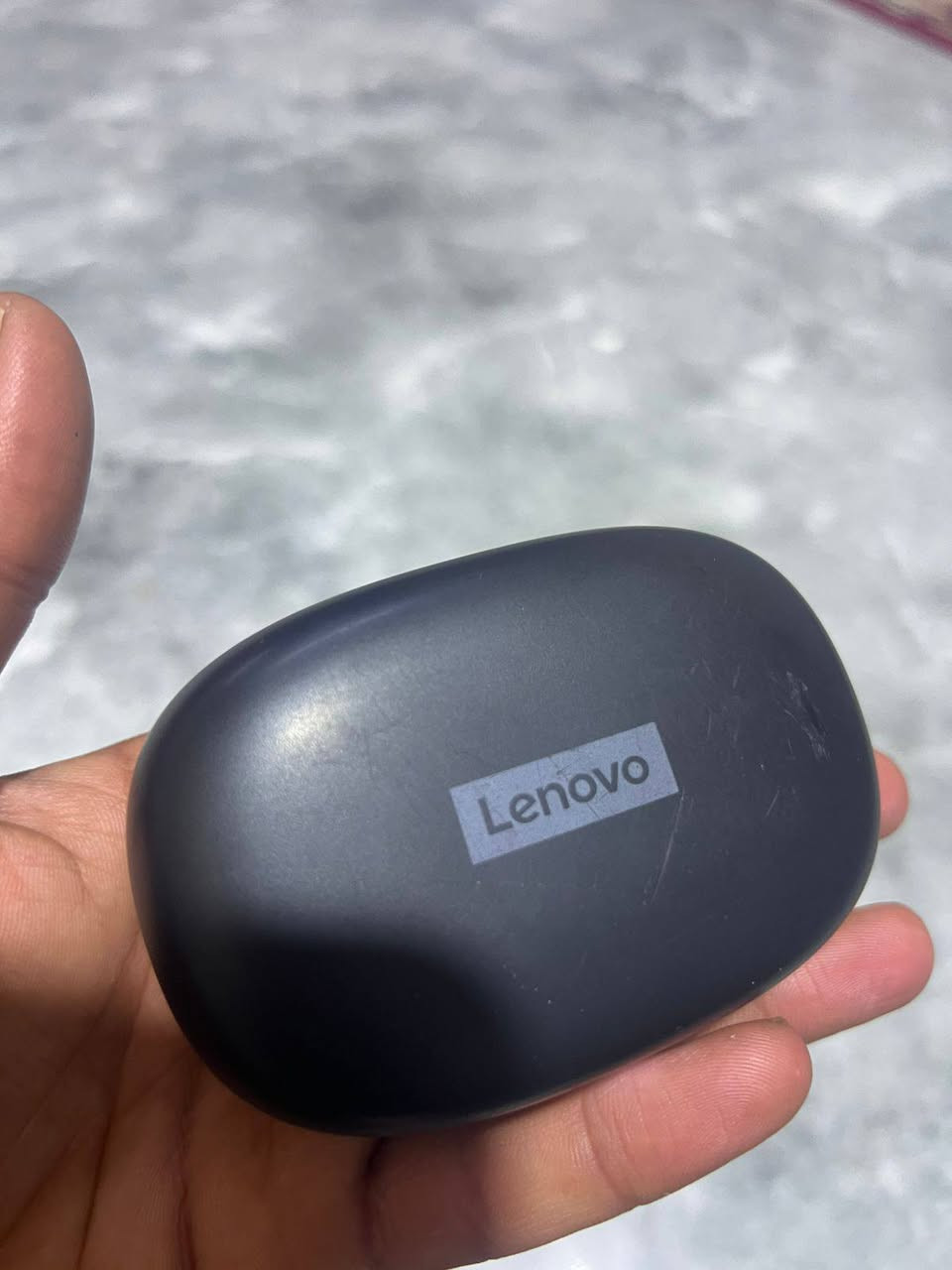 سماعه لينوفو يابانيه اصلي
ضد الماي والغبار 
شحن 25يوم استخدام مستمر شحن غرفة السماعات انساه بالشهر لو تشحن مرا لو ماتشحن 
تنربط ع كل المبايلات اندرويد وابل +بلي5+الحاسبات الابتوبات كلها +شاشات بلازمه 

شركة لينوفو الاصليه ابحث عنها وشوف سعرها 
رايدها 110 بيع مستعجل لأن محتاج ب بميه وعشر الاف
***********
