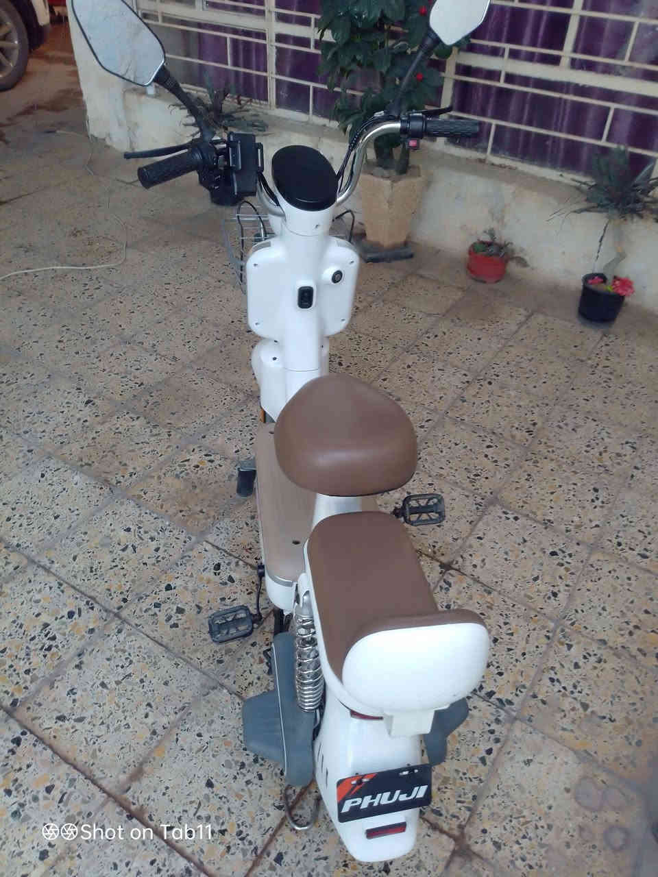 دراجة شحن أخت الجديدة السعر ٤٧٥٠٠٠ وبيهة مجال بسيط العنوان الكوت شارع مجلس المحافظة الاتصال على الرقم ***********  ابو محمد
