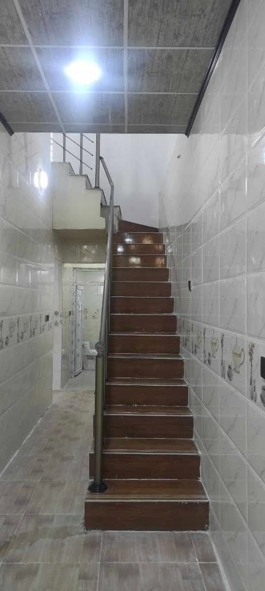 السلام عليكم ورحمه الله وبركاته
داران للبيع بناء حديث ملك صرف شرط التحويل يباع واحد أو الاثنين حسب الطلب المساحة100 متر واجهة 5 طابقين 
ط1/ غرفة نوم +استقبال + هول+مطبخ +مشتملات
ط2/غرفة كبيرة + هول+مشتملات
العنوان/حي البكر _سايدين تايتنك-قرب جامع الرؤوف 
#ملاحظة إحدى الداران زيرو غير مسكون
تفاصيل أكثر خاص


**إذا كنت صاحب هذا الإعلان وتريد حذفه لأي سبب، رجاءا أرسل رسالة إلى الدعم الفني**