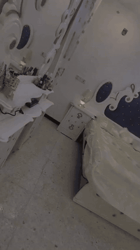 غرفة نوم تفصال شغل درجة اولى
ضخمة كلش نضيفة نضافة 100 بل 100 
المكان بغداد التاجيات 
وياهة سبلت 2 طن مستخدم اقل الشهرين جديد 
السعر ثنينهم مليونين وبيهن مجال قليل 
***********
