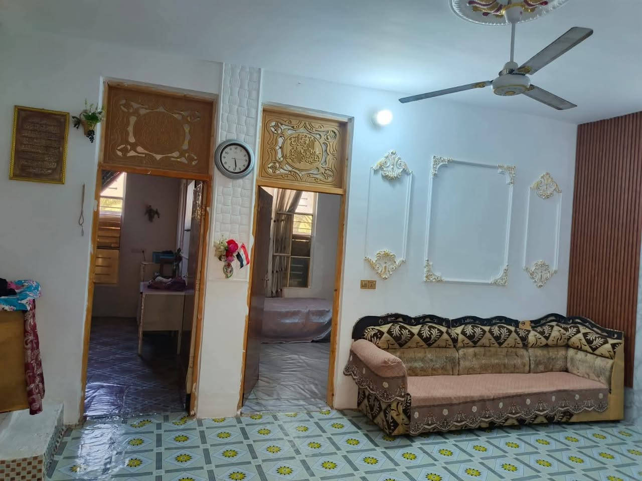 دار للبيع المساحه 200متر طابو زراعي سند 25 تحويل مباشر العنوان بدايه النيل يبعد عن الجزائر خمس دقائق السعر يرهم نقدي ويرهم اقساط الرقم ***********
