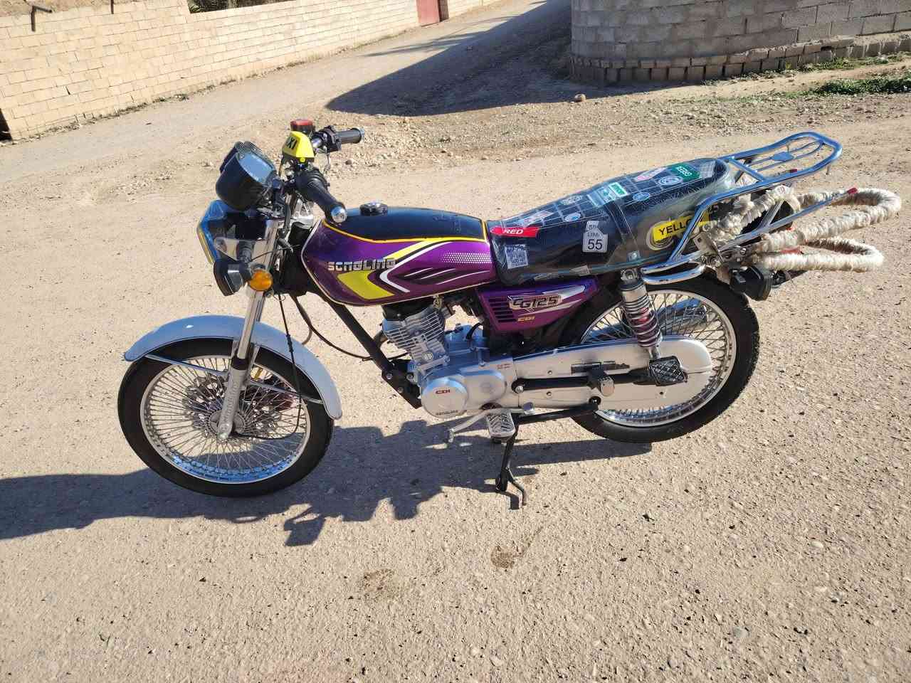 السلام عليكم ورحمة الله وبركاته
دارجة للبيع موديل 25 مكفولة شرط المحرك ما مفتوح سعر675وبيهمجال حك الجيه اي نقص الاسفسار الخاص مفتوح او الاتصال على الرقم ***********
