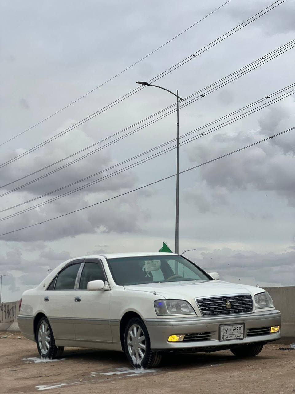 سلام عليكم سياره جنون كفاله عامه دكمتين مكينه زغيره2000 مكينه وكير وحداديه وتخم تاير تبريد مكاني البصره 5ميل سعر 135وبيها مجال رقم هاتف***********
