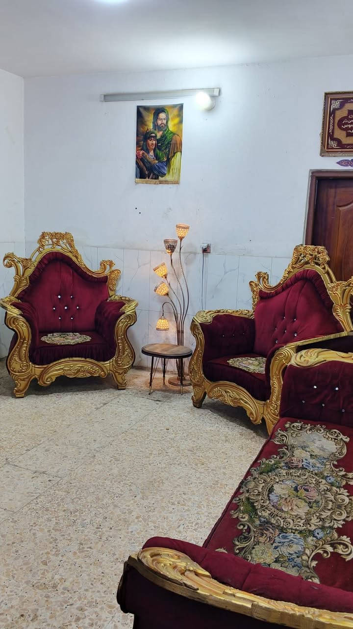 تخم ملكي عشر مقاعد نظيف
سعره 380 وبي مجال لمكان بغداد  
يوجد توصيل بكروه ب واتساب
***********
