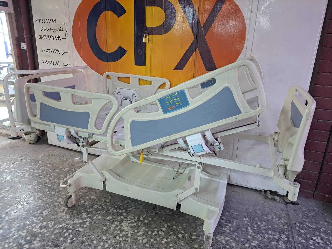 سرير كهربائي للبيع الاتصال ***********

