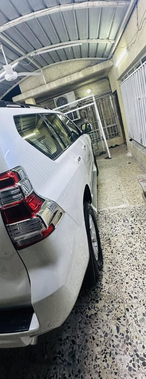 السلام عليكم 
للبيع برادو 2015 خليجي وكاله فئه TXL فول بصمة فتحة كشنات كهرباء حساس خلفي كامرا  7 راكب 6سلندر محرك 4000 مري شفط واشاير مري ثلاث قطع تبريد شاشة بلادية مانع انحدار زراك لايت مانع انزلاق طفاية بالصدر وباقي مواصفات المعروفة سيارة بلادية على وضع الشركة بدون صبغ حته الدعامية مكفولة ماشية 160 حقيقي استخدام ٣ اشخاص من الوكاله لحد هسة رقم بغداد الانكليزي 
مكان السيارة شهداء البياع 
السعر 325 
***********
***********
ابو مصطفى
