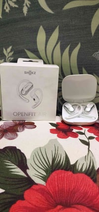 للبيع  سماعة   shokz  openfit Air   مستخدم  يوم   واحد  نظافة  99%    ...