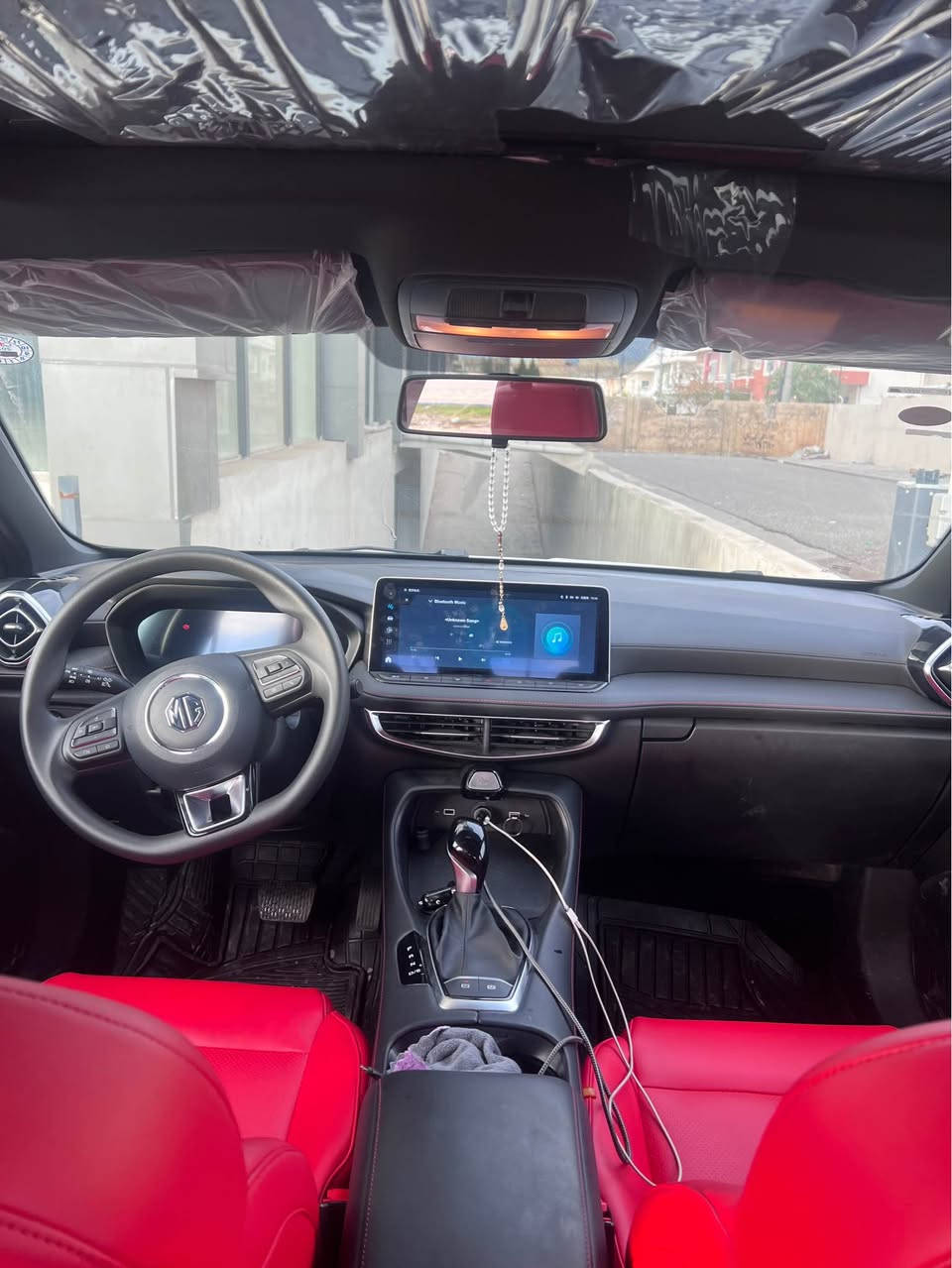 هيچ هيچى نية 
رةقةم كاتى ١ مانگى ماوة بؤ رةقةم
فول فول مواسفات 
گوشن جلدي ناو سؤر 
گوشن كارةباي
سلايد 
شاشة ئةكتيڤ ٤ زمان 
٥ كاميرا 
حساس 
بريك ئؤتؤ 
ئؤتؤ هؤلد 
ئاوينة شةفت 
ويل كروم 
يةدة بةسمة 
115$ سعر 
شوين هةولير 
رقم وتساب *********** Singapore
