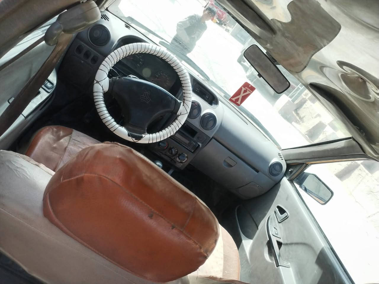 السلام عليكم للبيع سياره سايبه مديل ٢٠١٣ مكينه مشروطه كير بس رابع بي تفليتته حداديه حلوه تايرات زينات بدون راعي تكفل طلب عشار وسرقه مكان نجف سعر ٦ وراق لشراي تصال فقط مكلف بل نشر ***********
