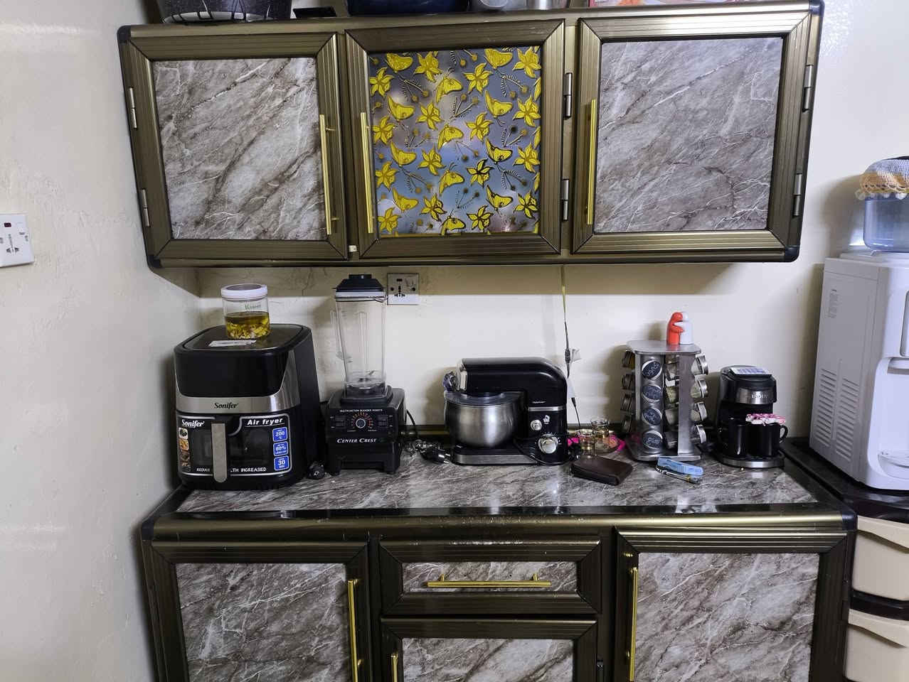 سلام عليكم غراض للبيع
غرفة نوم السعر 1100000الف
كاونتر السعر 250 الف
الديوان السعر 450الف
بايسكل بناتي سمائي السعر 75 الف
بايسكل ياباني بنفسجي السعر 150 الف
العنوان الدورة ابو دشير  لليتفسار
رقم الهاتف /***********
