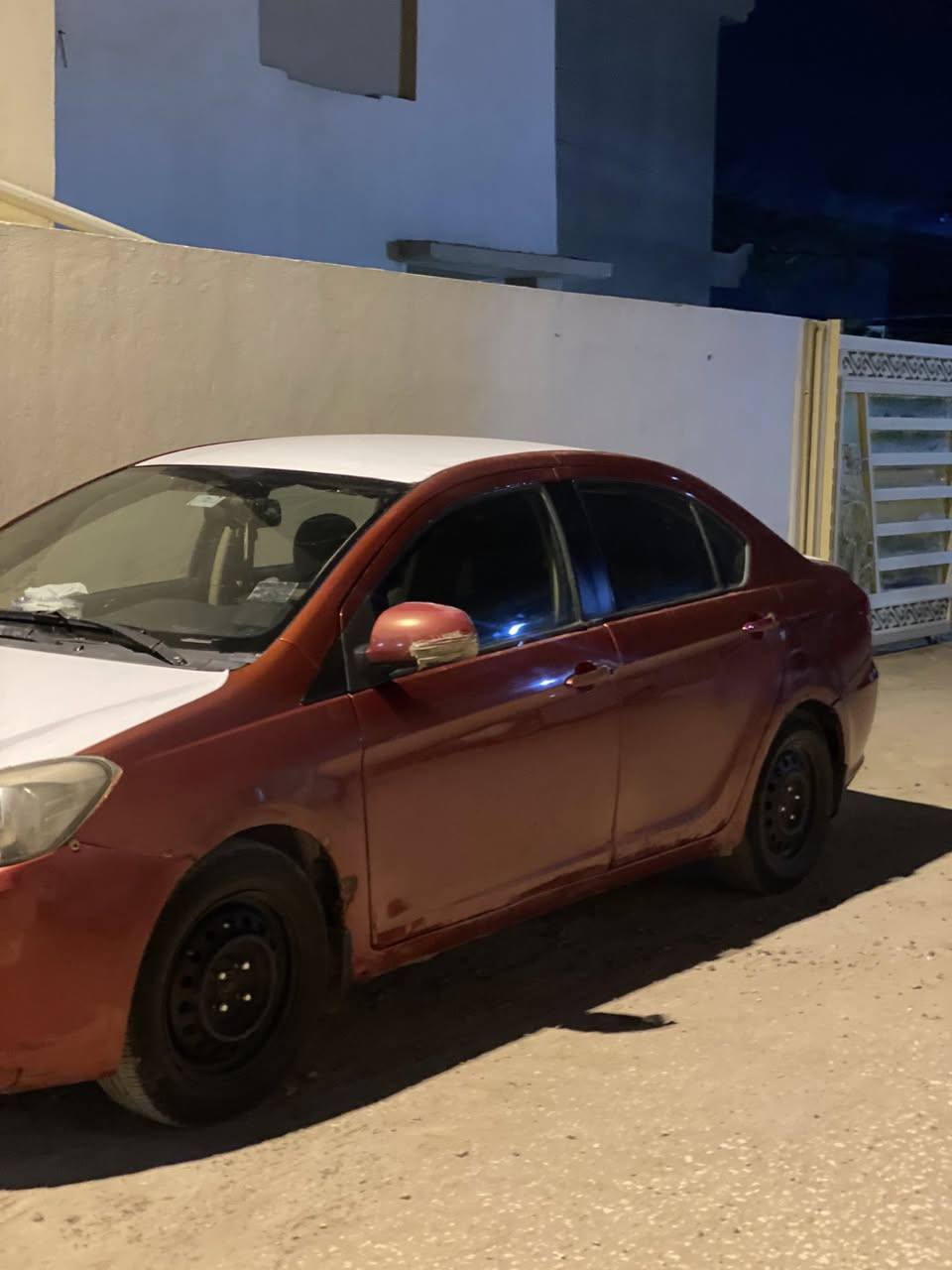 سلام عليكم سياره بولكس صين كير مكينه جديد كهربائيات كلها شغاله مكينه كورله السياره خير من الله سياره بسمي  موديل 2012 مكاني بابل مركز المدينه ومداوي ثاني يوم سعر 45وبيها مجال رقمي ***********
