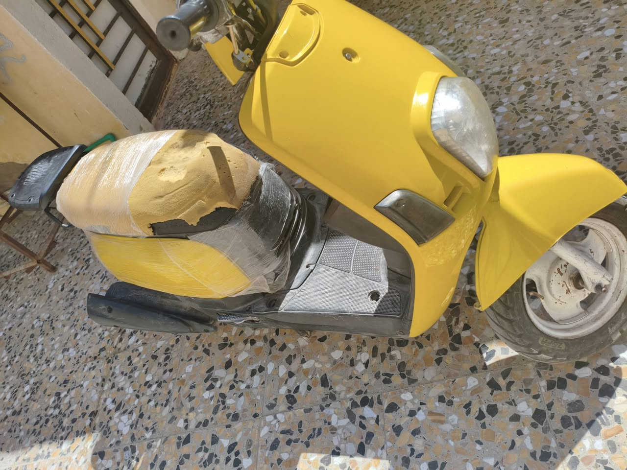 دراجه بوليس مفتوحه للبيع
دراجه بوليس مفتوحه بصره حكيميه دراجه بلاديه كلشي شغال بيه لايتات اشاير سطاب دراجه كلفه بمعنه الكلمه 
الافيش مال كلوبات والاشاير مفصولات 
كلج خلفي شتغل بس مابي شلعه تعبان شويه 
البريك مكسور يدته لاكن يشتغل خلفي امامي انت أشدهم
كفراتها تجاريه البلاديه مفلشات لو الكاهم تأخذهم ما الكاهم  
تعذرني سعره 550 وبيه مجال الطيبين الرقم 
***********
