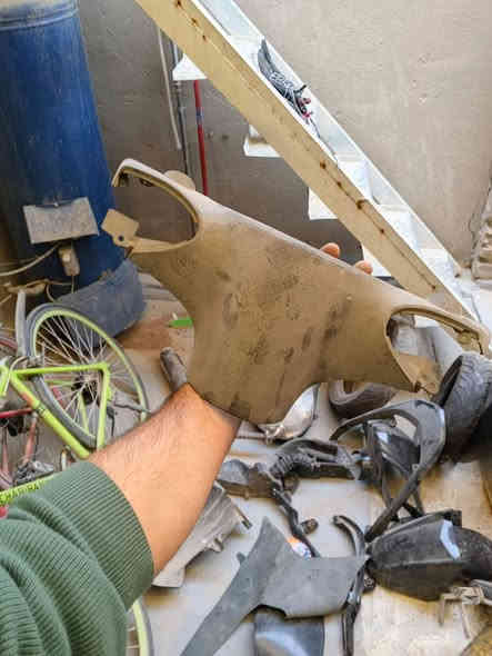 السلام عليكم للبيع غراض تفصيخ  كلمن سعره مكاني شارع حيفا رقمي ***********
