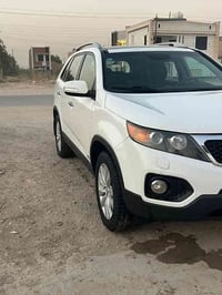 كيا سورنتو للبيع خليجي  موديل 2012  محرك 6سلندر  7راكب  3قطع تبريد فتح...