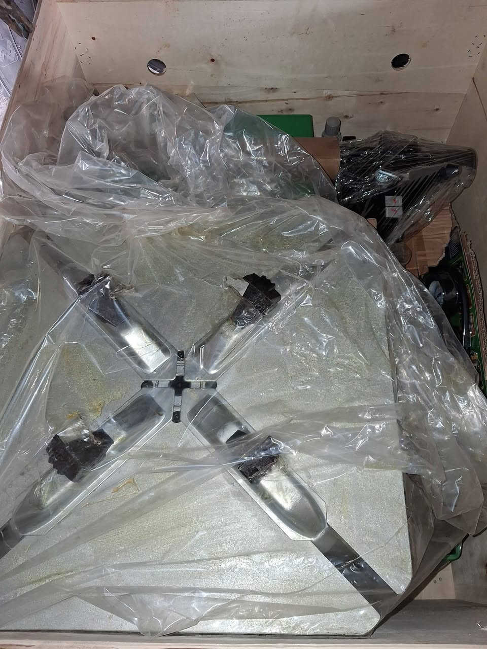 خالعة للبيع حجم 24 كوكجلي
***********
