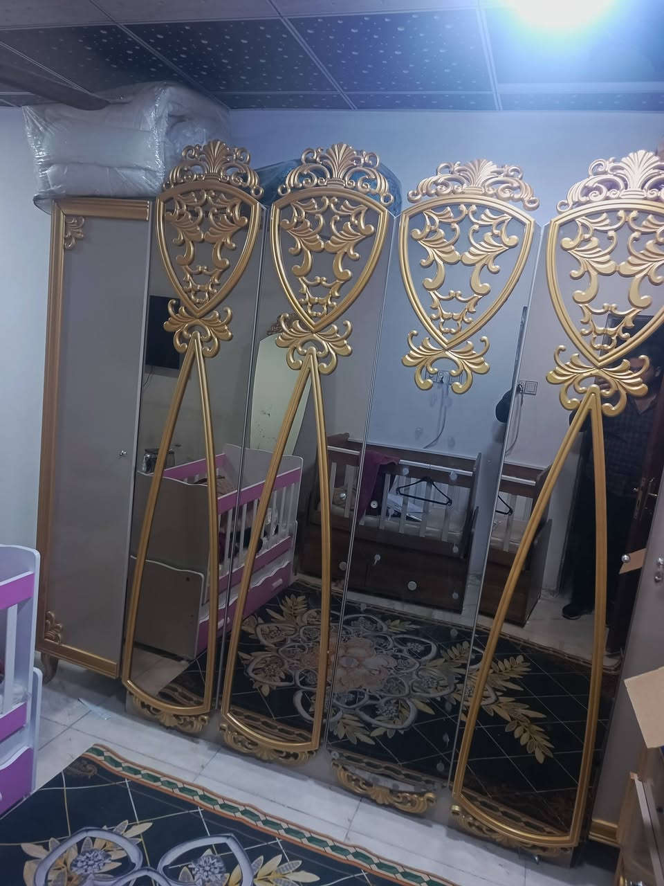 السلام عليكم للبيع غرفه ملكي تركي البصره الاصمعي السعر 900 بيها مجال اتصال ***********
