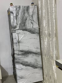 ثلاجة • للبيع