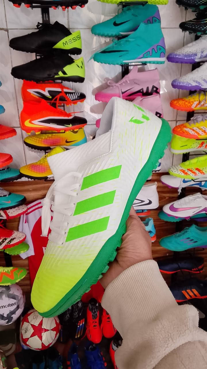 ترتان محبب السعر 15 الف تواصل خاص 
خدمة توصيل ٣لاف الكل العراق واتساب ***********
