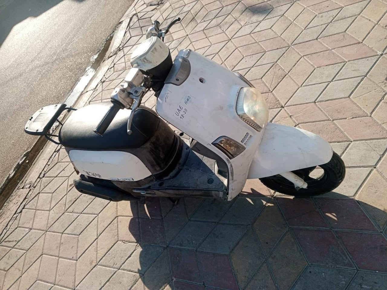 ماكس 120Km
يباني ماكس بوليسي 
نضام كابريتر 
مختم ختم واحد
محرك ناعم اخرس 
شلعة معدل فول
السعر 650
*********** مكان بغداد الجديد
