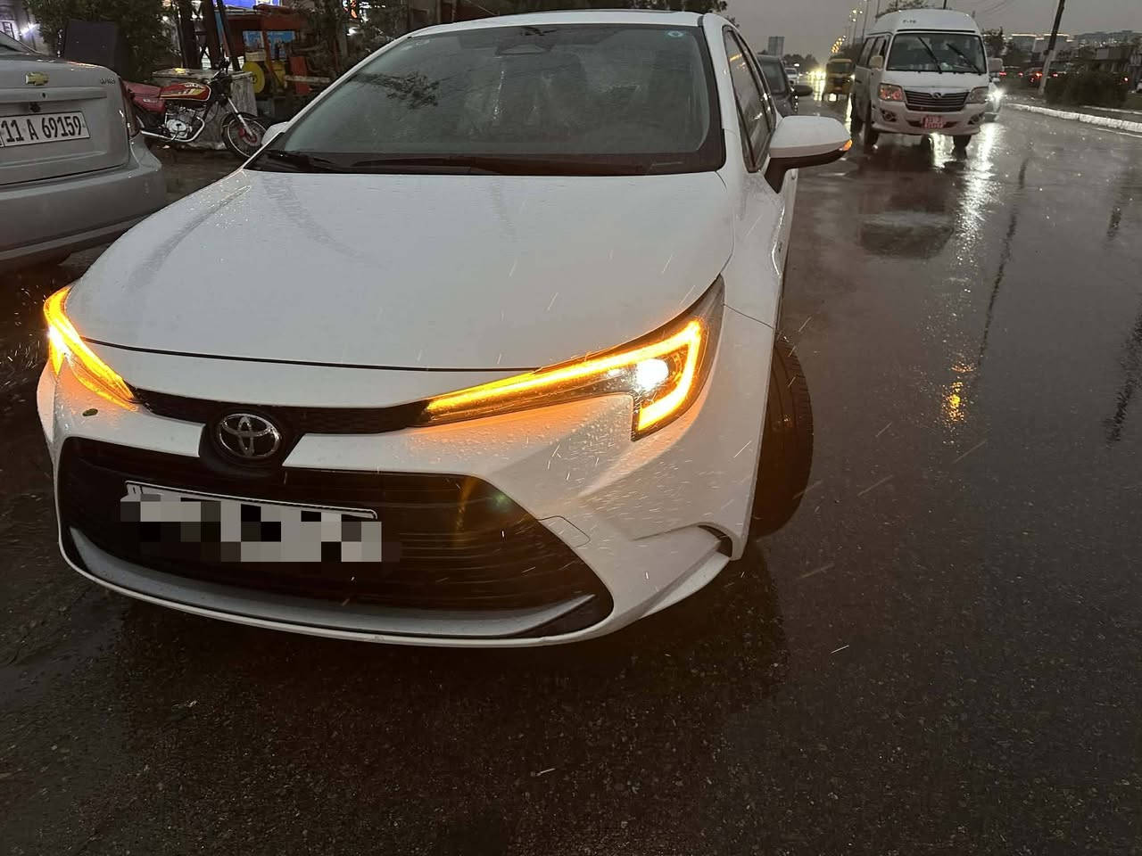 سلام عليكم للبيع او المراوس رقم بغداد موديل 2025 ماشيه21 الاف وقابل لزياده مكفوله عامه على وضع الشركة فول 1/1 محرك 1800 هايبردرر
فتحه سقف
بصمه سياره
***********
العنوان بغداد
