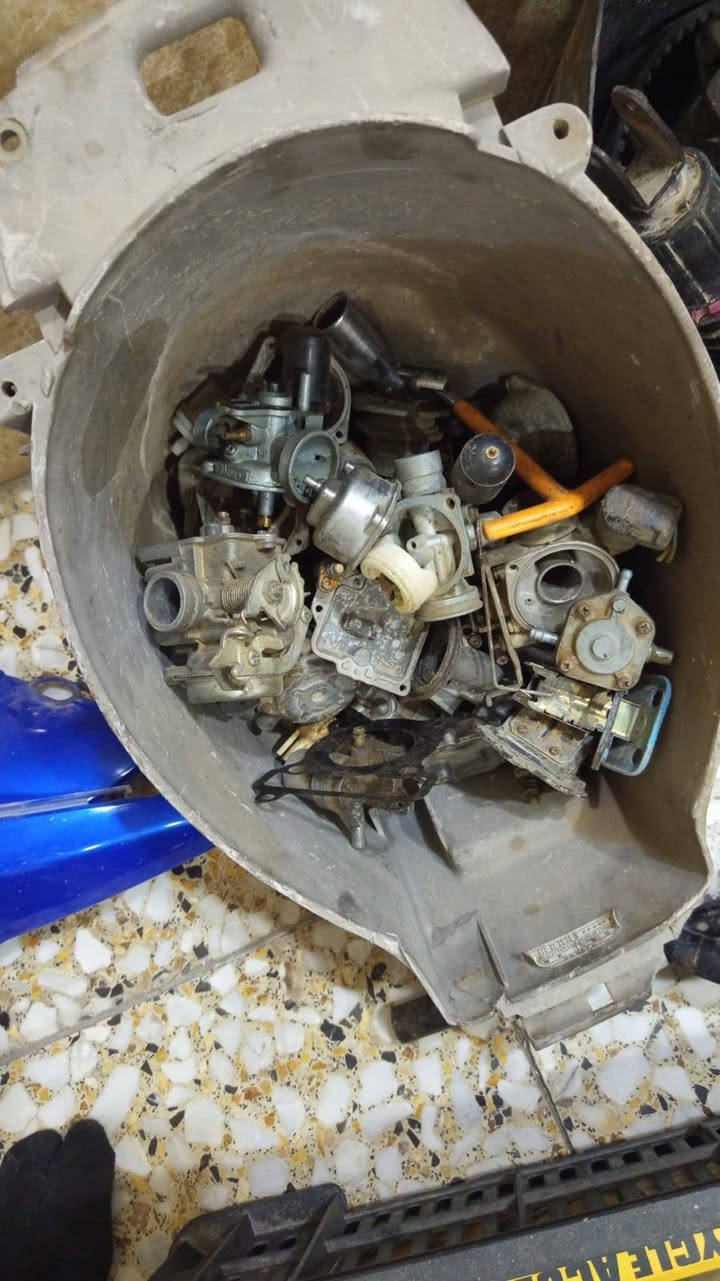 سلام عليكم غراض تفصيخ وجديد وتواير جديد وحاويه وكلشي بصوره للبيع محل علاوي ابن محمد سماوه خشابه مقابل سفان رقمي *********** شراي يجي للمحل ويدلل
