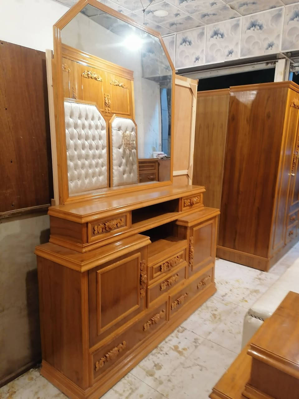 غرفه 5 باب ملحق نقش زان شغل توصيه ثقيل ما تجاري فصال كلاسيكي معرض ابو حسن حي السكر مقابل ساحه غاز السكر ت *********** مستعدون لشراء غرف النوم والكناتير المستخدم
