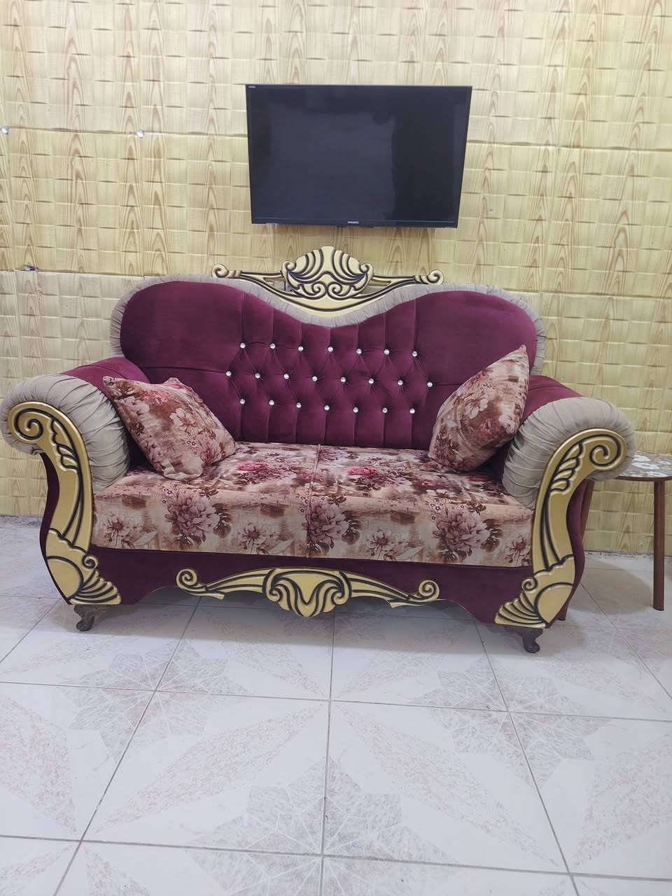 السلام عليكم
للبيع
تخم 650
كاونتر 400
معرض خشب 125
ميز بلازمة 50
طبلة 20 
كوت / داموك 
للاستفسار الاتصال
***********
