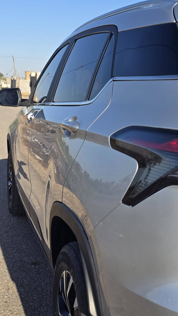 سلام عليكم مكلف بالنشر سياره للبيع شوفرليت جروف 2025 خليجي  محرك 1500 كفاله عامه ضربه خفيف كلش ماشيه 13 سعر 135 بي مجال قليل للاتصال ***********
عجيل ابو حسين
