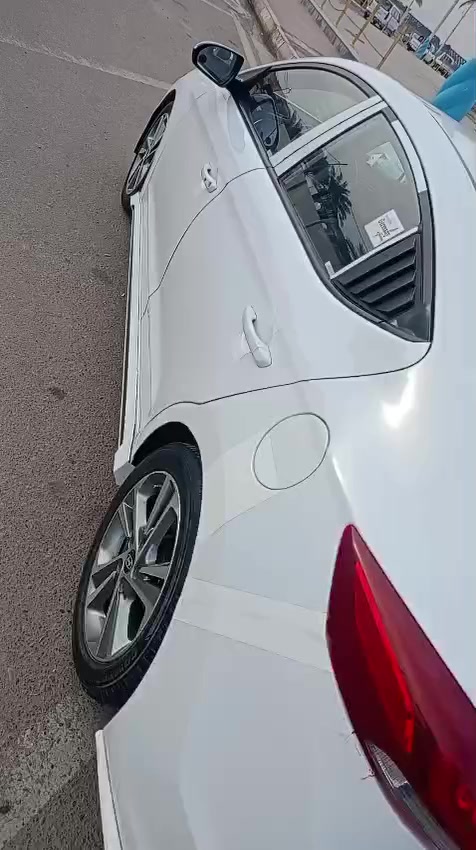 السلام عليكم عندي سياره النتره 2017 للبيع السعر 100 وبيها مجال 
رقم الهاتف ‏‪***********‬‏ مريكي سياره ال يريد خلي  ينتصل على هذا الرقم
