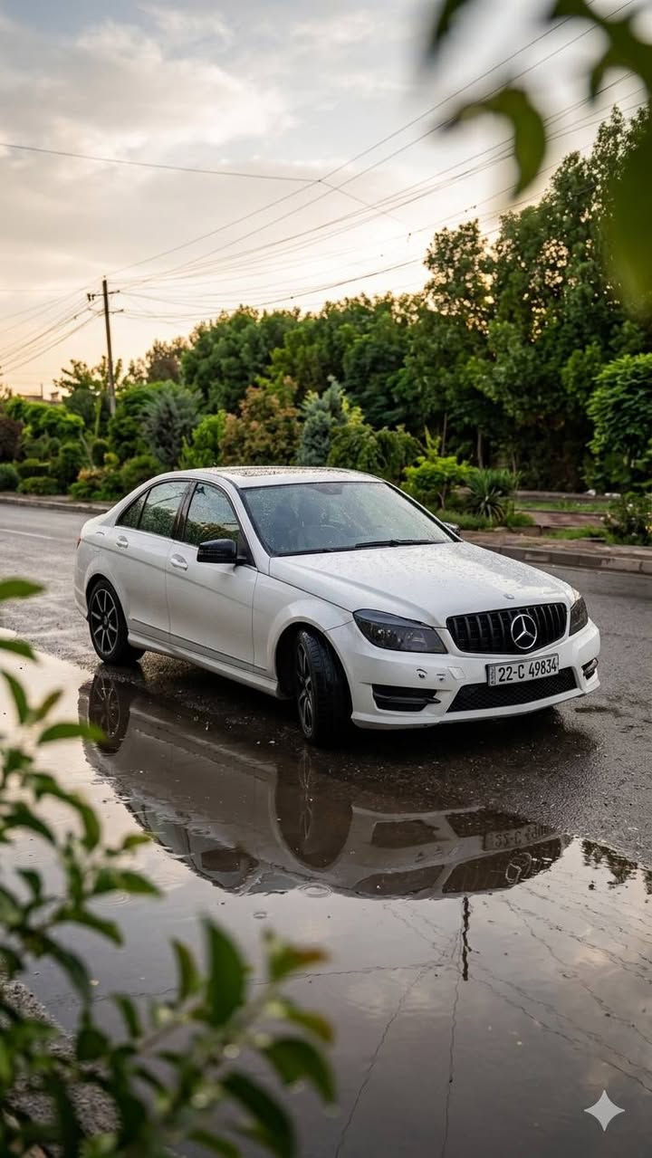 مارسيدس c 350 موديل ١٠  من نوادر فول مواصفات للخير تمل وماتخلص الموصفات وارد امريكي حادث  جاملغ خلفي وحزام صبغ لجماليه..مابيه اي نقص سياره مال جناي خير من الله مكينه ٦ بيه شلعه شك الكاع ... 
مكان بغداد 
***********
