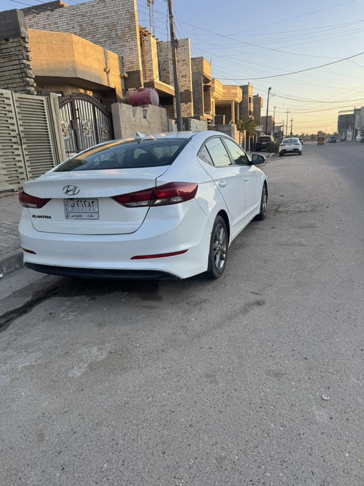 النترا وارد أمريكي موديل ٢٠١٨
فول ١/١
شاشة وكامرة 
فتحة 
بصمة تشغيل وأبواب
تدفئة بالكشنات
أنظمة قيادة ورادارات جانبية
داخلها أسود 
وباقي المواصفات المعروفة
سعرها ١٣٠
مكاني المحمودية 
***********
***********
