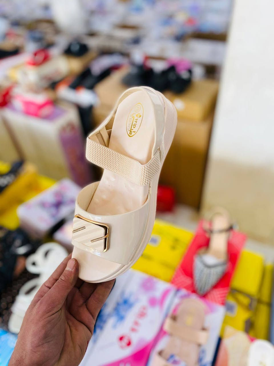 #تم_وصول_بضاعة_جديدة_صندل_نسائي_طبي_الكمية_قليله
#العنوان_ناحية_الشورة_مجاور_محل_رعد_للملابس_الباله
#القياسات_37_41


**إذا كنت صاحب هذا الإعلان وتريد حذفه لأي سبب، رجاءا أرسل رسالة إلى الدعم الفني**